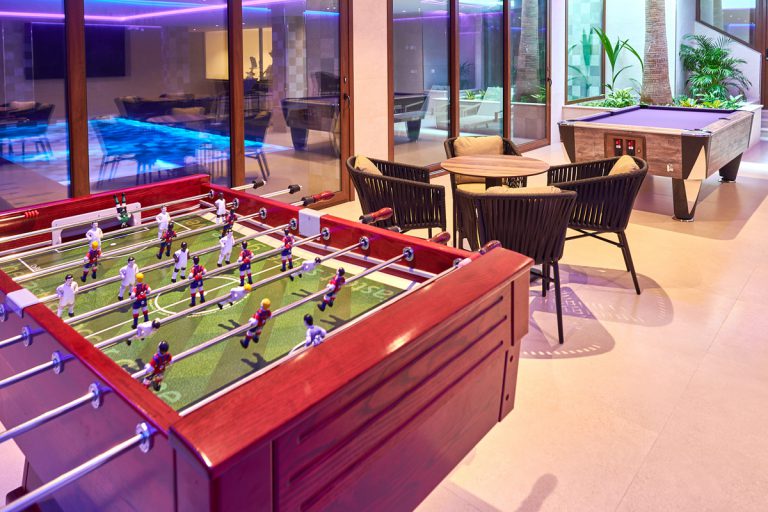 bar-con-futbolin-apartamentos-ponent-mallorca