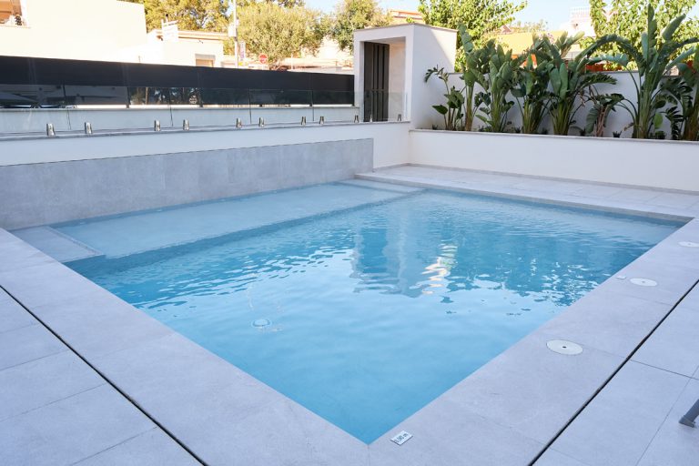 piscina-apartamentos-ponent-paguera