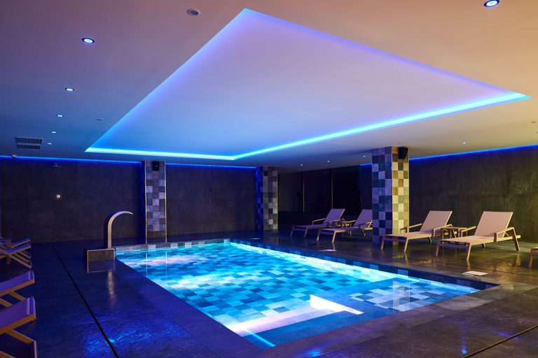 piscina-interior-apartamentos-ponent-mallorca