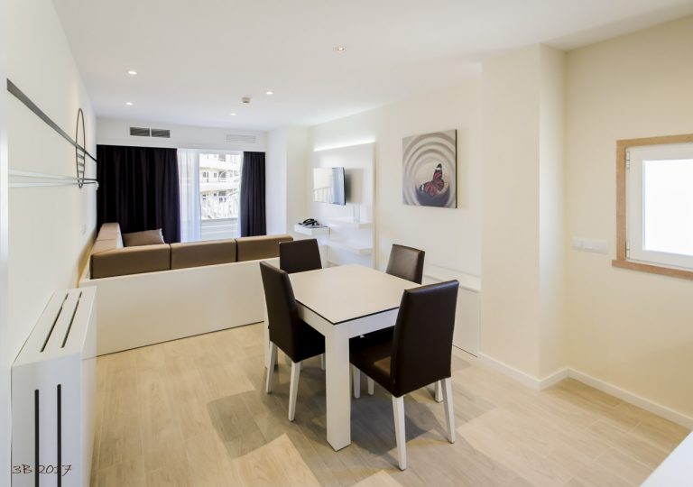 salon-comedor-apartamentos-ponent-paguera