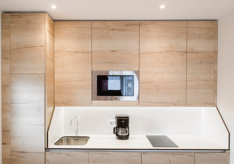 cocina-amueblada-apartamentos-ponent-paguera